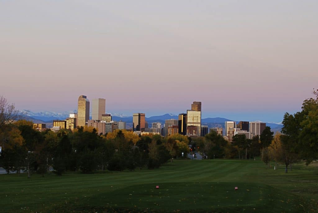 denver_mountains-min